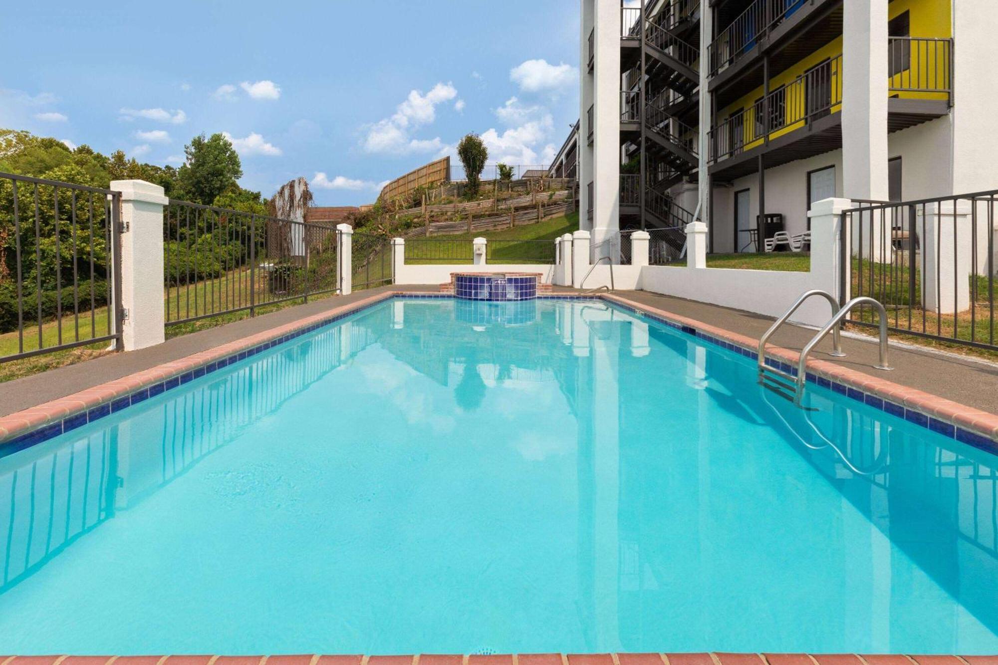 Days Inn & Suites By Wyndham Vicksburg Exterior foto